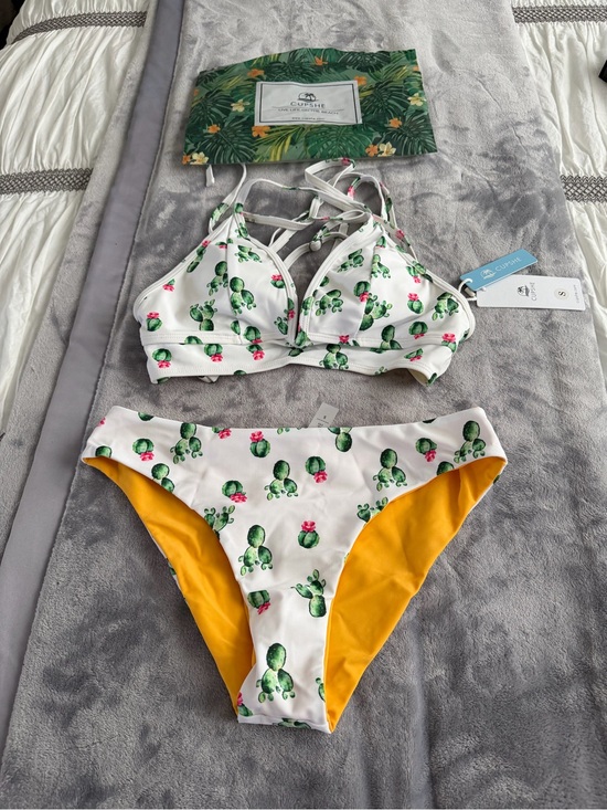 Cupshe Other - Cupshe White Cactus Print Strappy Bikini with Yellow Lining